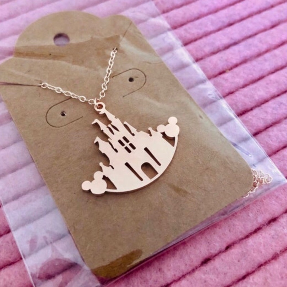 Castle necklace - Picture 1 of 6